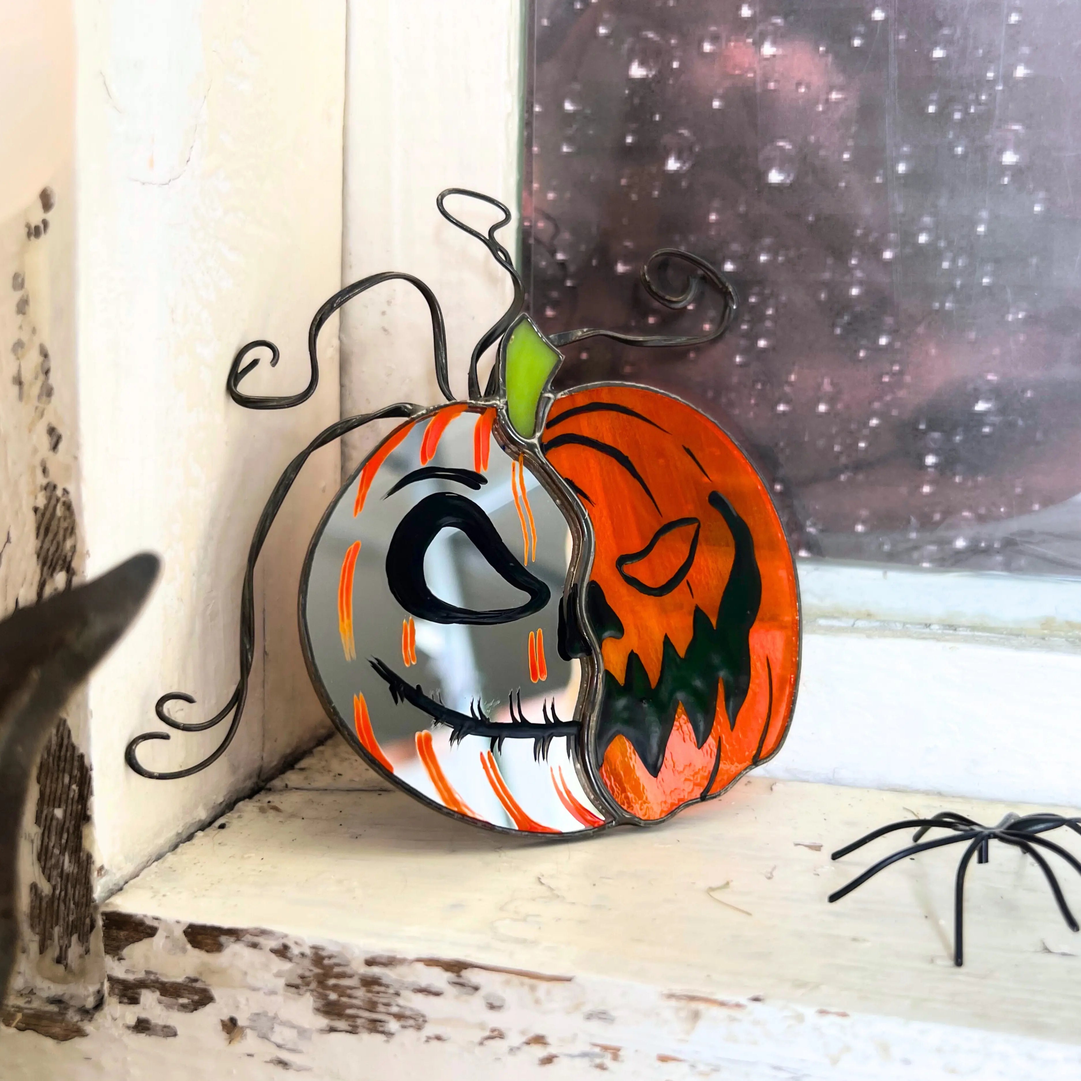 Scary Mirror Pumpkin - Stained Glass Suncatcher