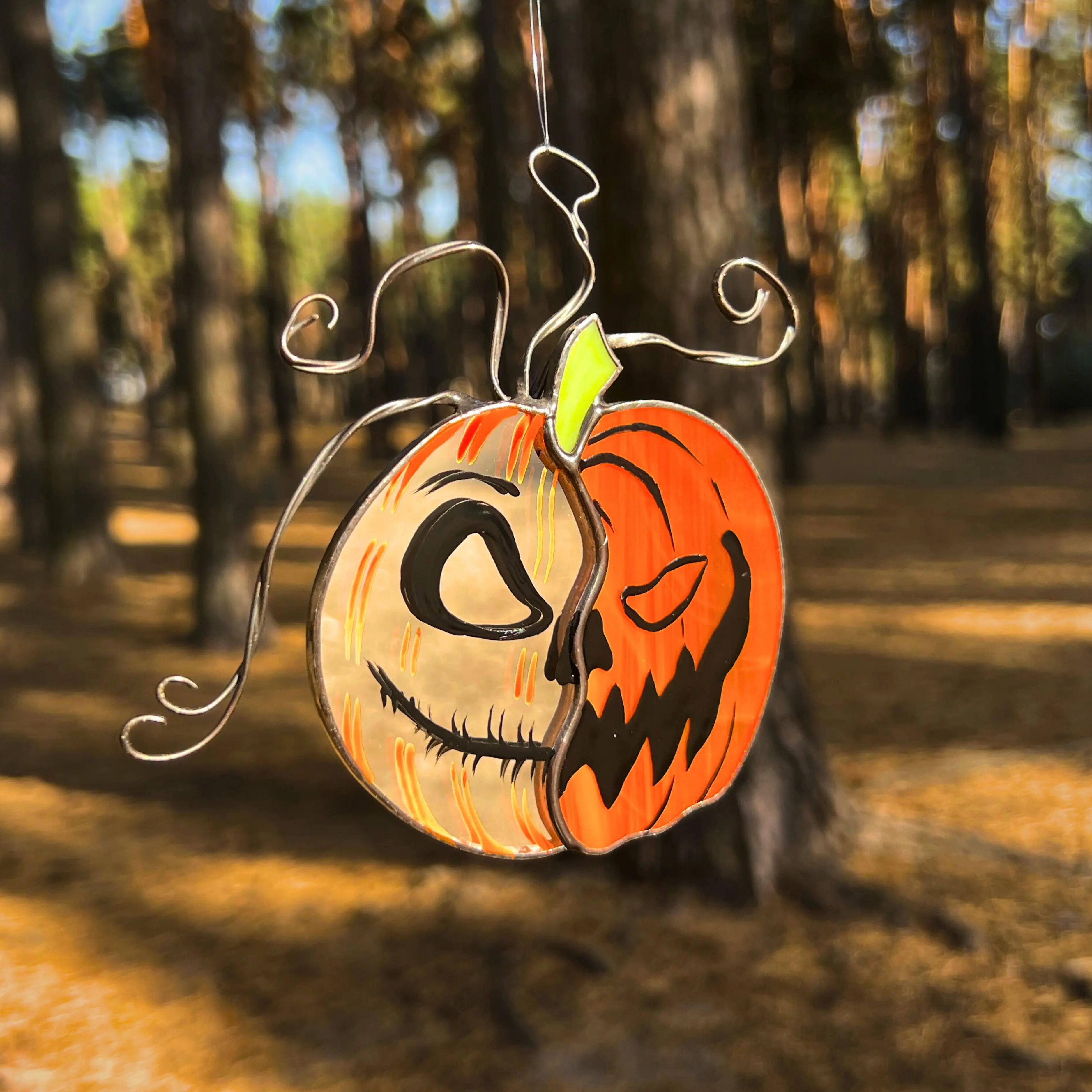 Scary Mirror Pumpkin - Stained Glass Suncatcher
