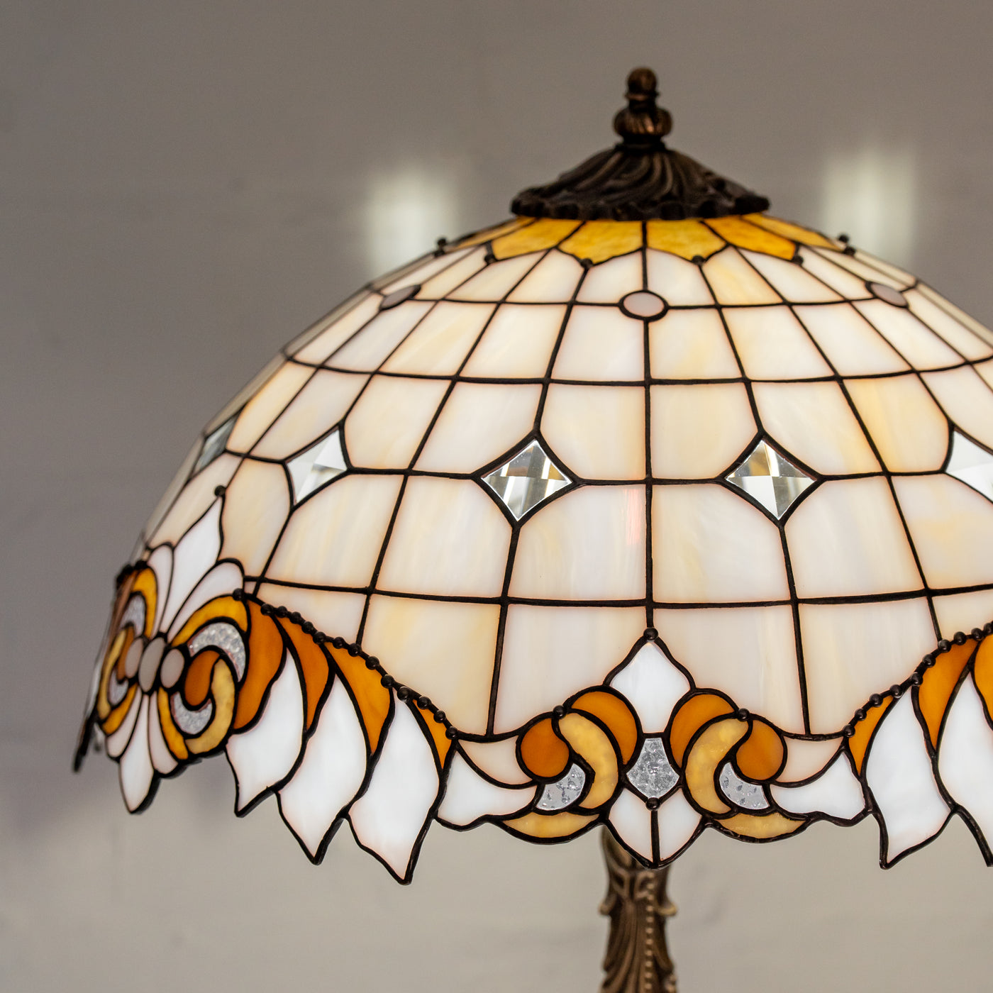 stained glass white and beige lamp