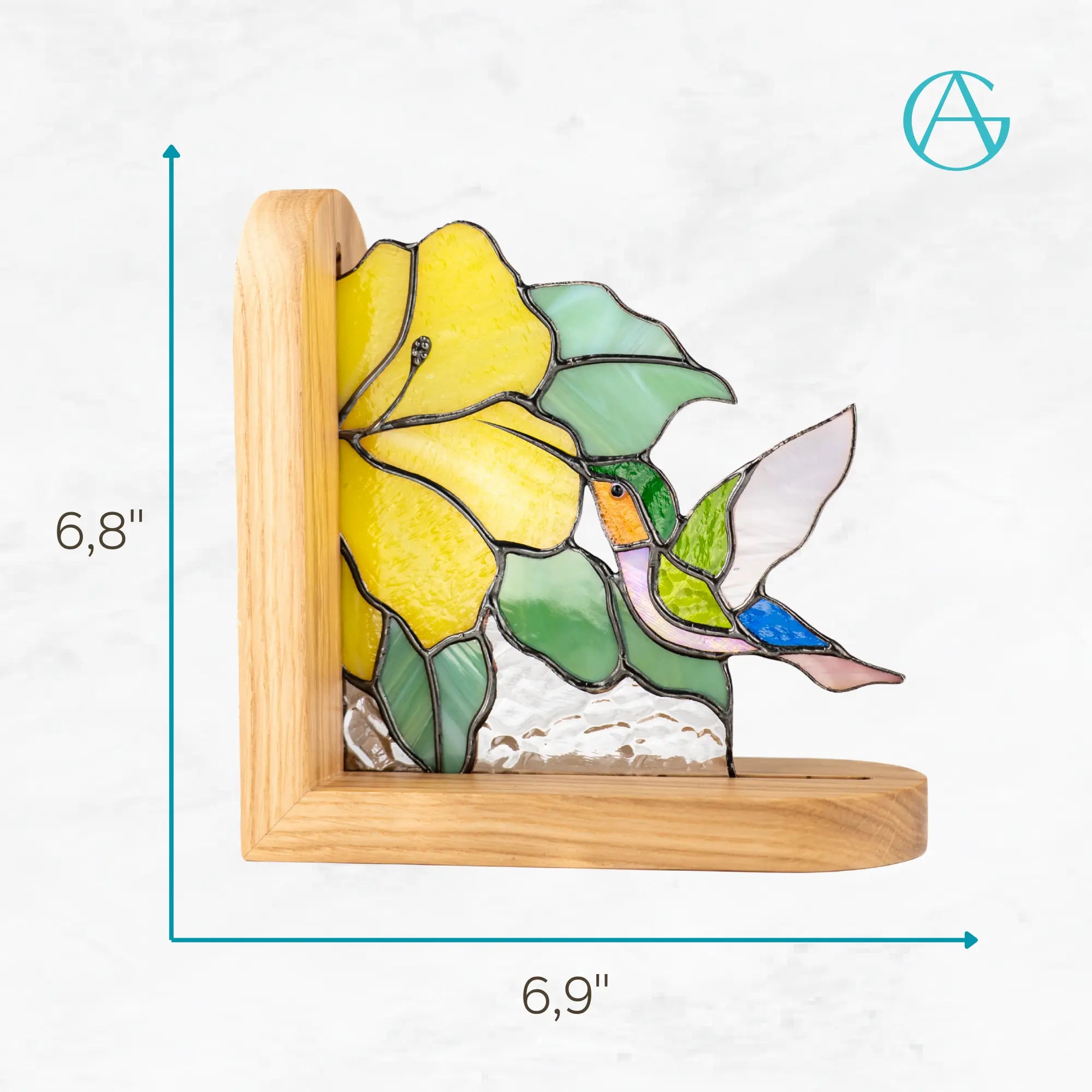 Stained glass bookend with a hummingbird design on a wooden base, with measurements indicated: 6,8 x 6,9 icnhes