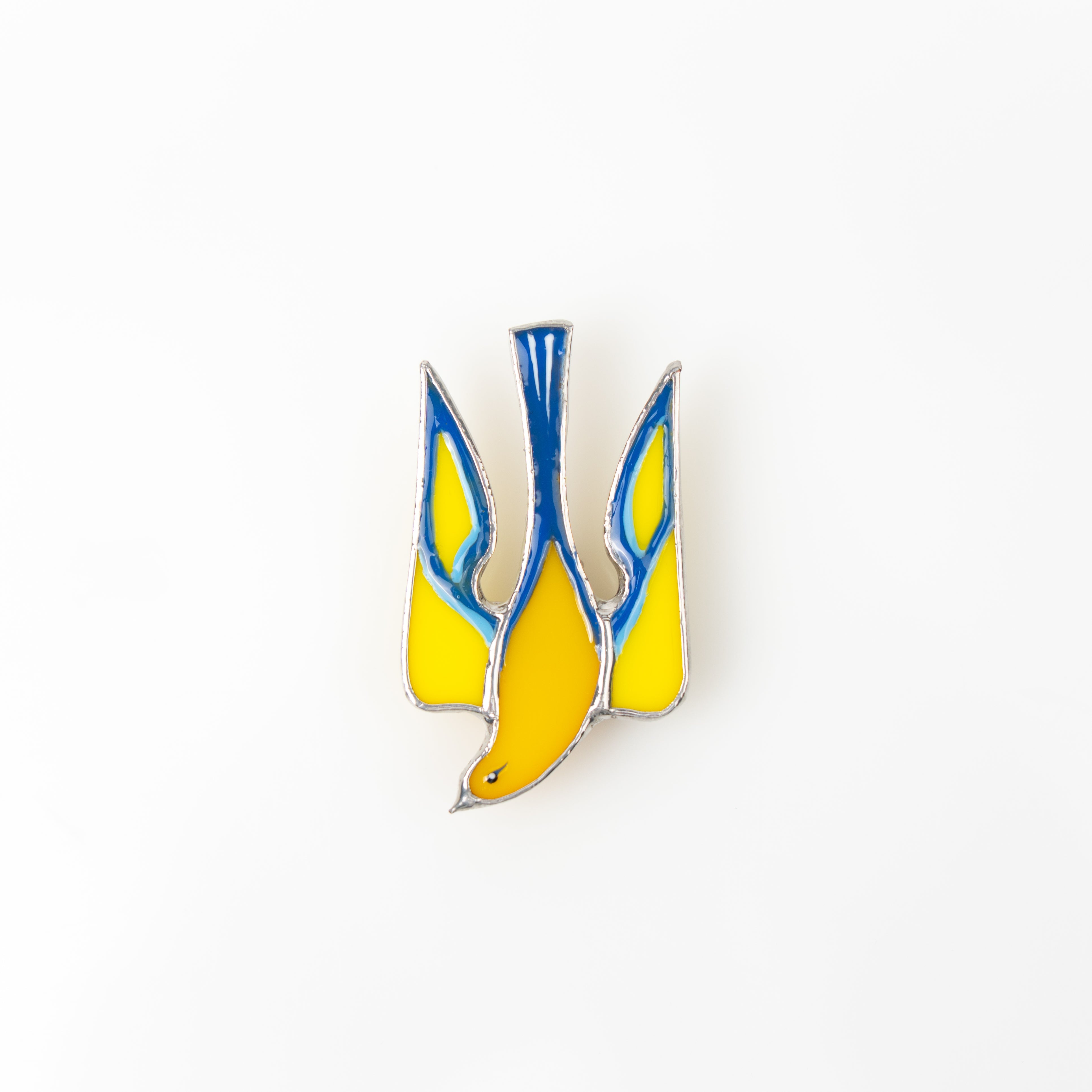 Zoomed stained glass ukrainian birdie pin