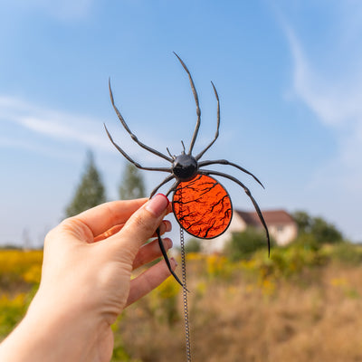 handmade glass spider decor for Halloween party
