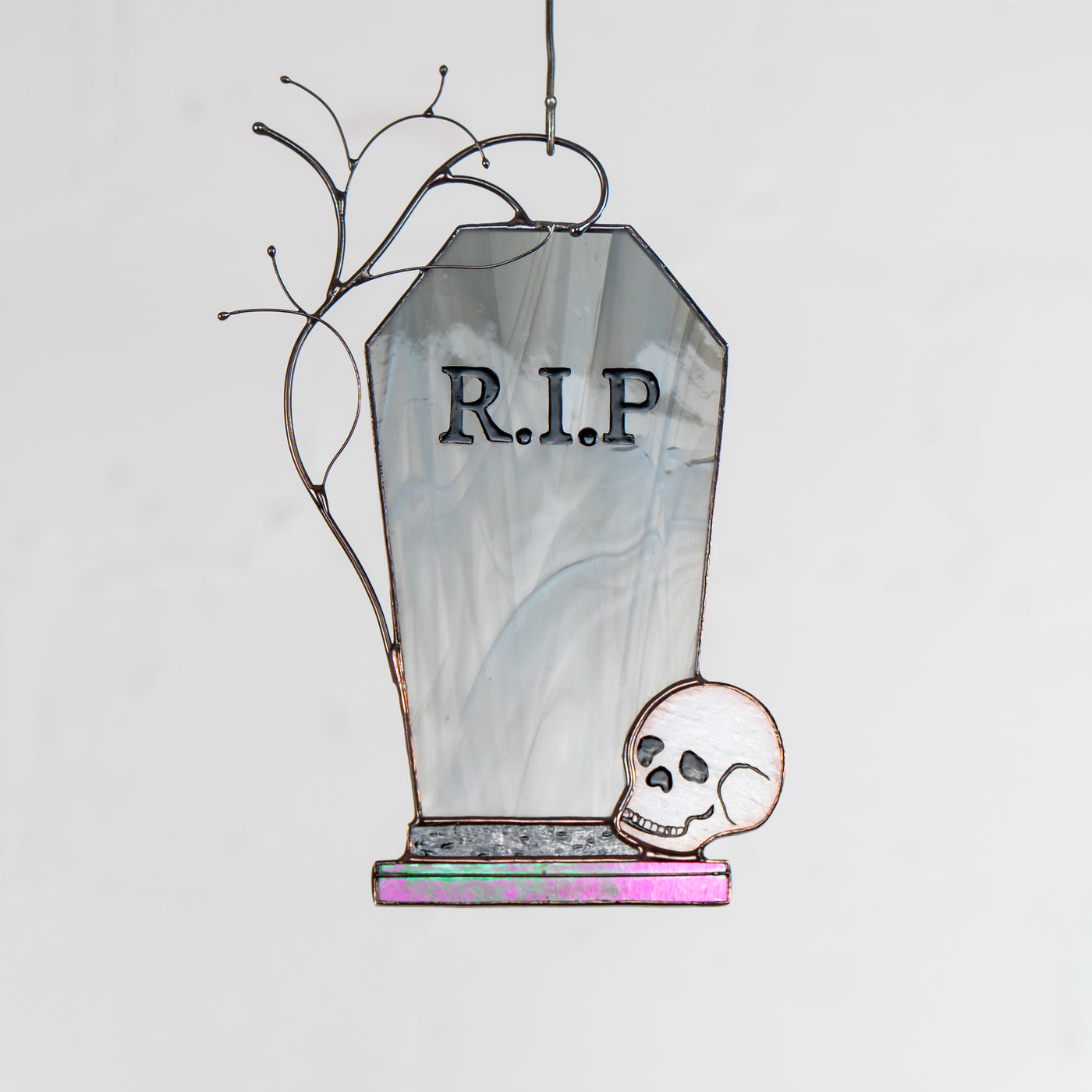 Stained glass RIP tomb suncatcher with the scull and iridescent base