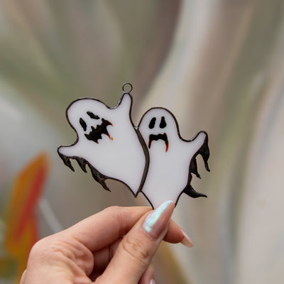 Spooky stained glass ghosts suncatcher for Halloween decor