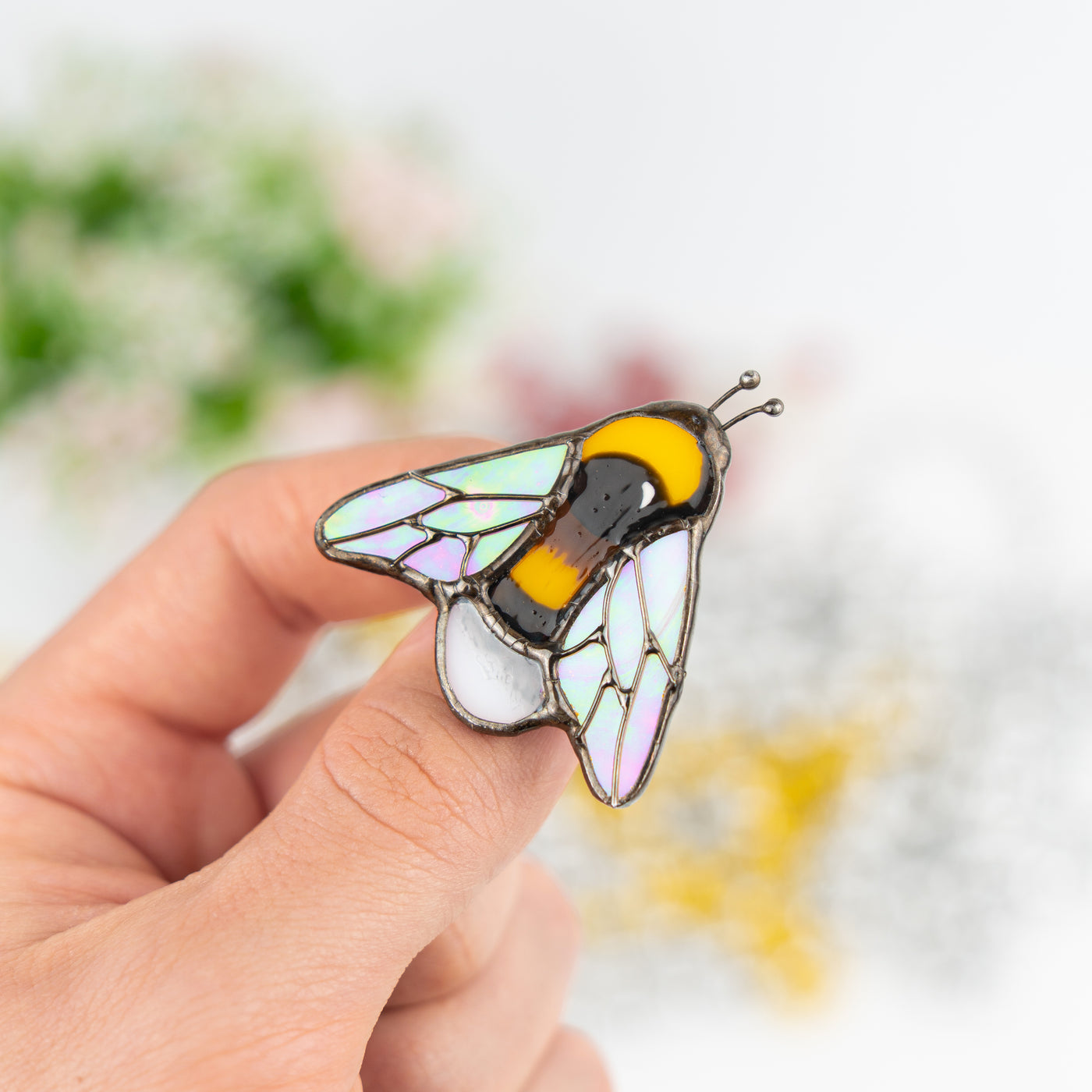 Zoomed stained glass bumble bee pin