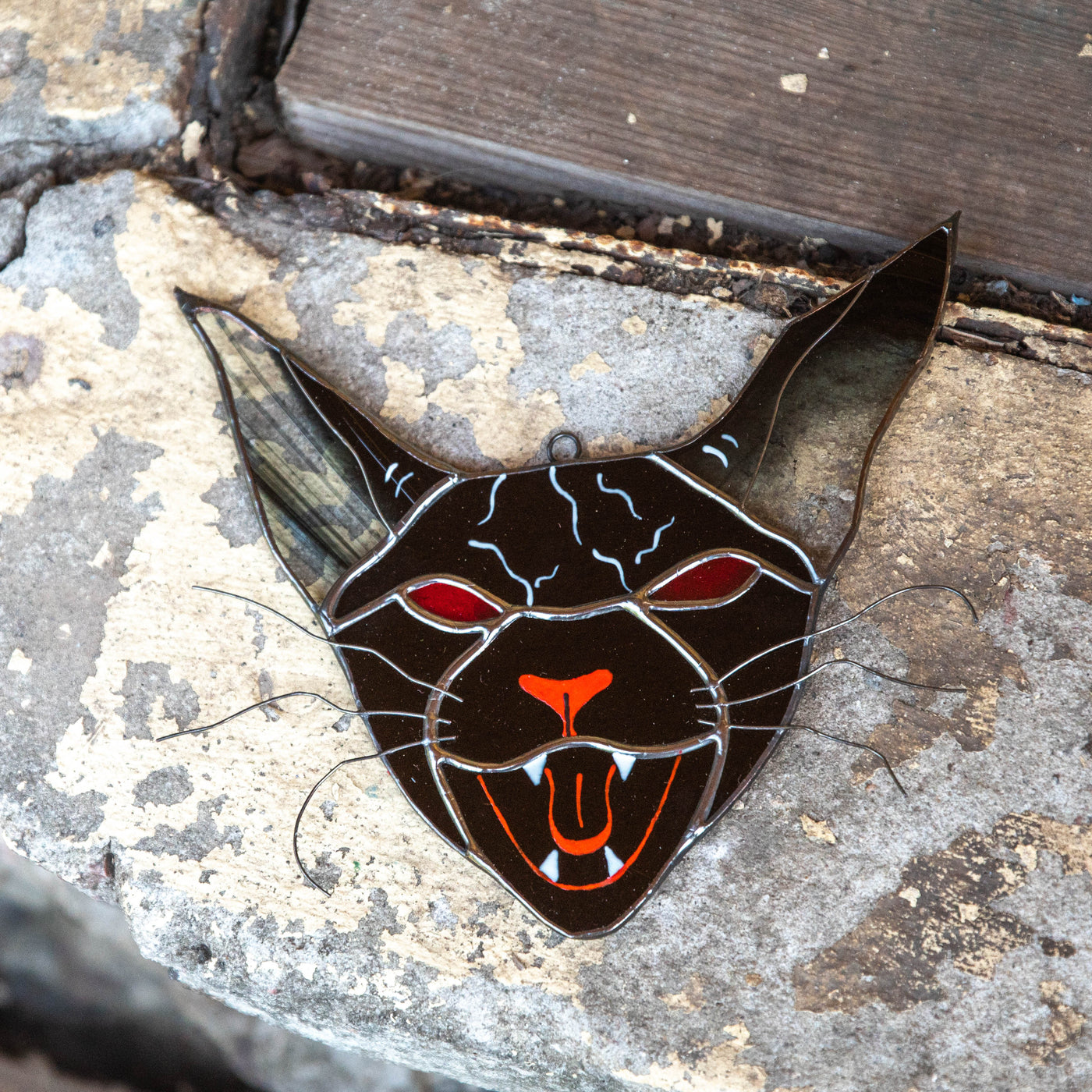 Red-eyes stained glass cat suncatcher for window