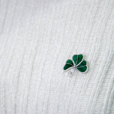 Clover pin of stained glass