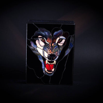 Stained glass wolf showing his fangs lamp 